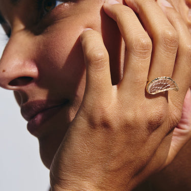 CLEAR QUARTZ ANGEL WING RING WITH DIAMOND (GOLD)
