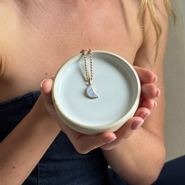 BLUE LACE AGATE CRESCENT PENDANT NECKLACE GOLD (CABOCHON)