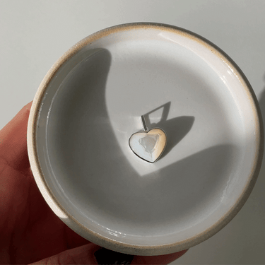 MOTHER OF PEARL HEART TALISMAN GOLD (MEDIUM)