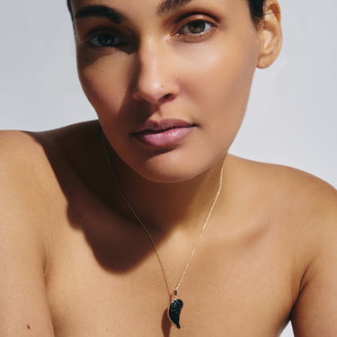 BLACK ONYX ANGEL WING GOLD (LARGE)