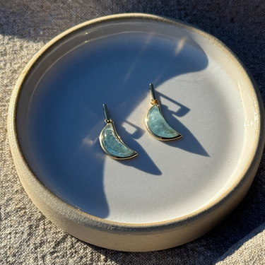 AQUAMARINE CRESCENT PENDANT NECKLACE GOLD (CABOCHON)