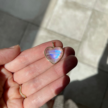 RAINBOW MOONSTONE HEART TALISMAN PENDANT NECKLACE GOLD (LARGE)