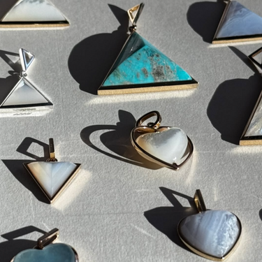 MOTHER OF PEARL GROUNDING GUARDIAN GOLD (BABY)