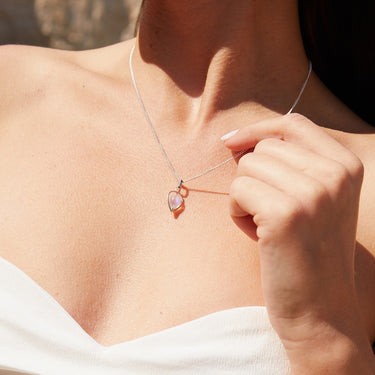 ASCENSION PENDANT RAINBOW MOONSTONE (GOLD DROP)