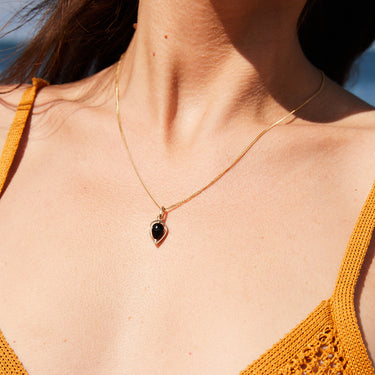 ASCENSION PENDANT BLACK ONYX (GOLD DROP)