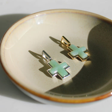 JADE AMULET PENDANT GOLD