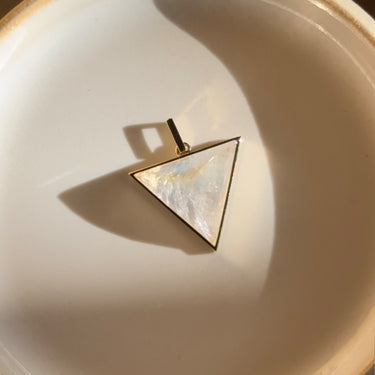 RAINBOW MOONSTONE GROUNDING GUARDIAN GOLD (CLASSIC)