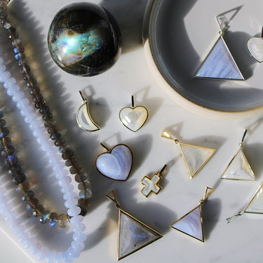 MOTHER OF PEARL AMULET GOLD