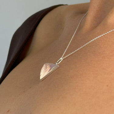 ROSE QUARTZ GROUNDING GUARDIAN SILVER (CLASSIC)